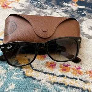 Ray-Ban New Wayfarer Classics in tortoise